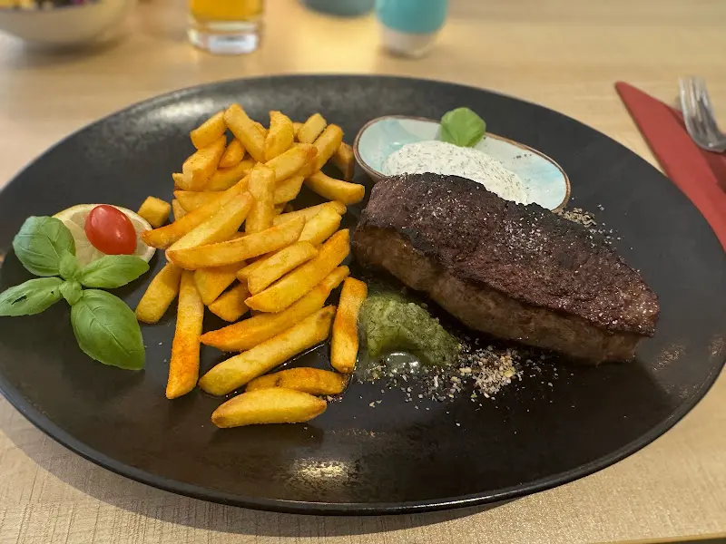 Pizzaria Pinsaria Pasta Burgerhouse Mediterran_Sonthofen_slider_image_3