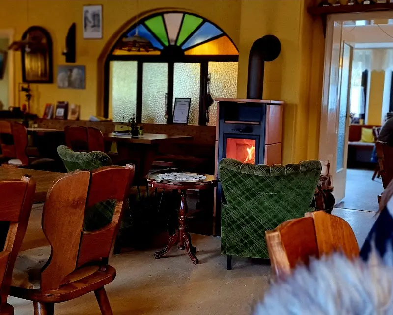 Ausflugsgaststätte Weißenstein restaurant in Stammbach