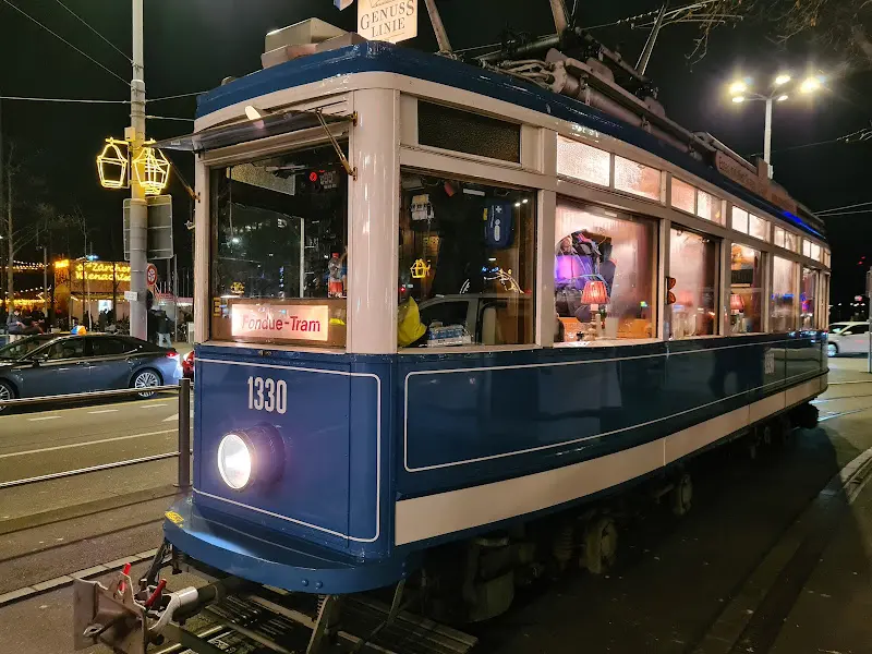 Beat A. Schwendimann_Fondue-Tram_Zürich_review