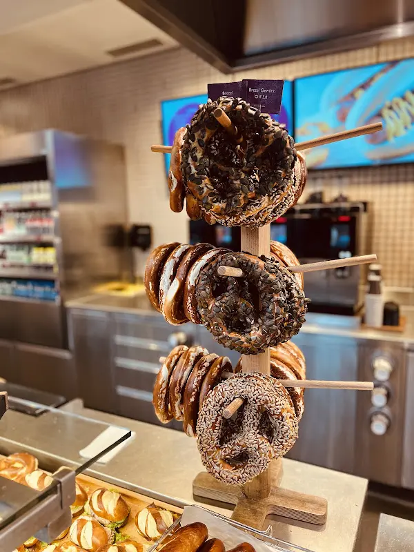 Brezelkönig Bahnhof Stadelhofen_Zürich_slider_image_3