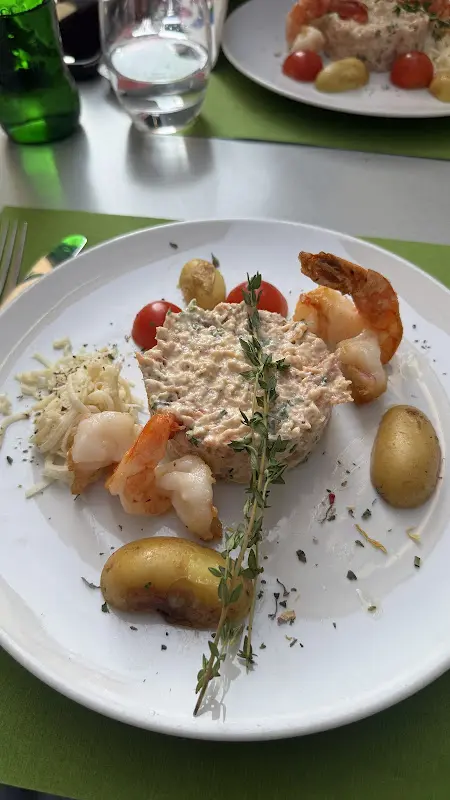 Laya Thepsoot_Blockhus_Zürich_review