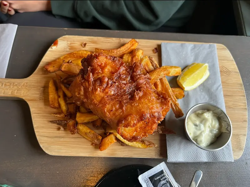 Lily Alemany_Fork & Bottle_Zürich_recensione