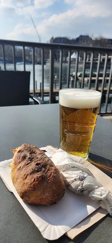 Guillermo Armando Hernandez_Imbiss Riviera_Zürich_Bewertung