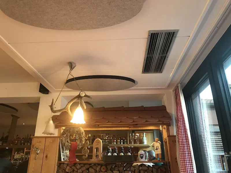 Ratsstube Edelweiss restaurant in Fernwald