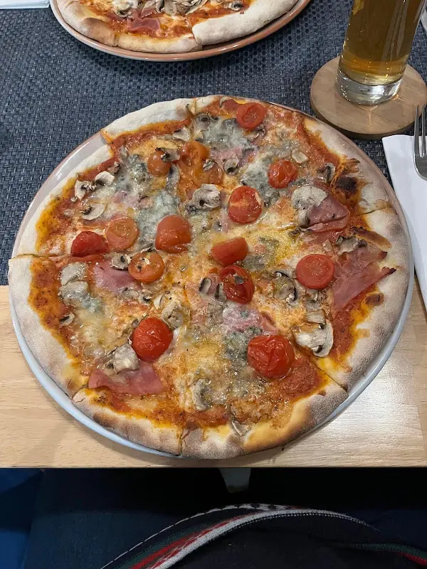 Pizzeria Loni_(Taunus)_slider_image_3