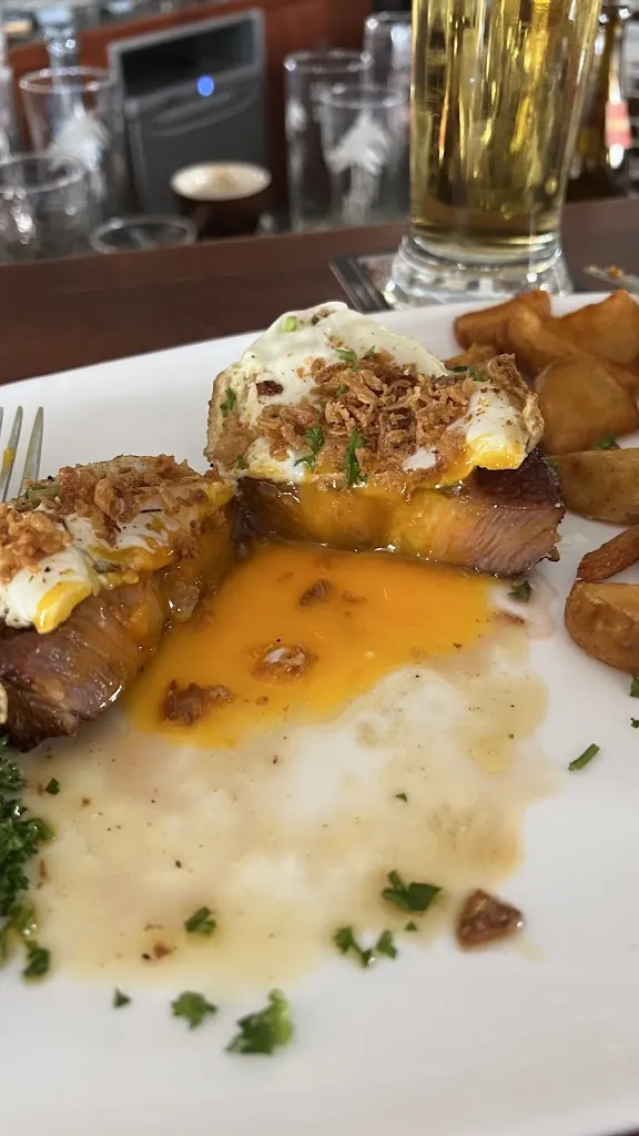 Darcy Joan Gabriele_Café Europa_Mergentheim_review