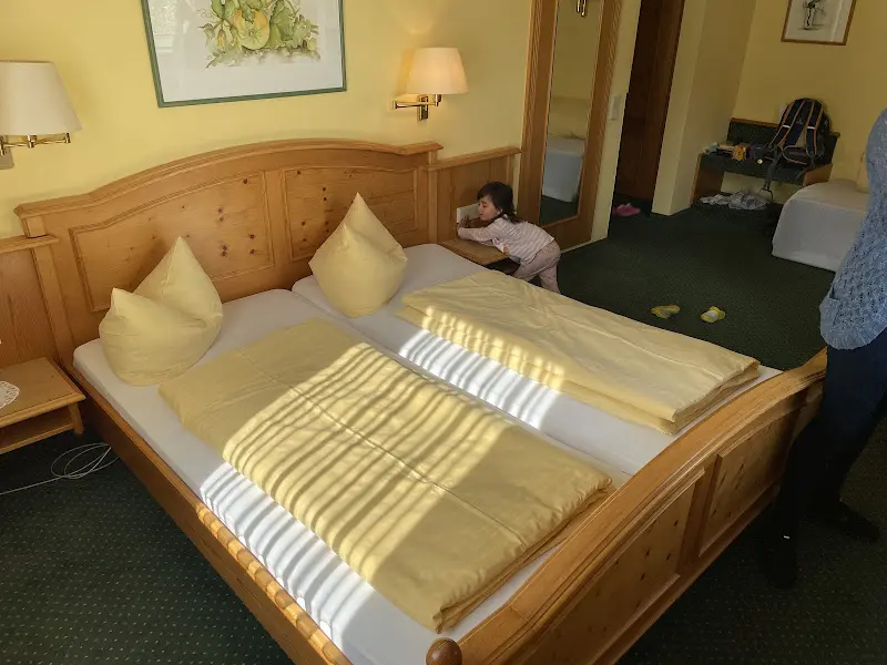 RS Step_Gasthaus Hotel zum Kreuz - Yannick Traut_Markt_review