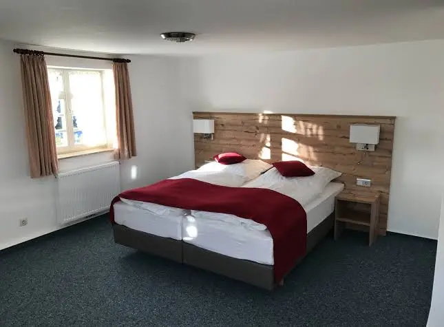 Gasthaus Hotel zum Kreuz - Yannick Traut_Markt_slider_image_3