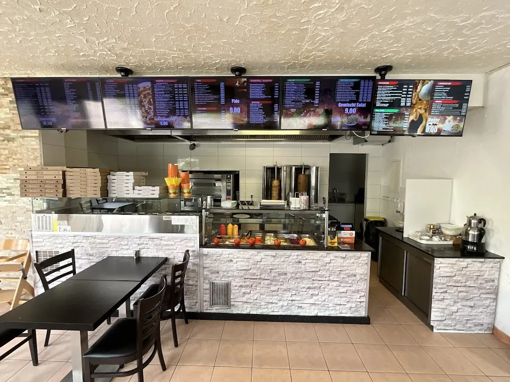 Boz`s Pizza & Kebabhaus ristorante a Albershausen