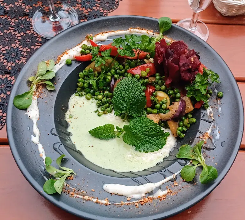 Elizabeth Horner_Am Platzl_Tauber_review