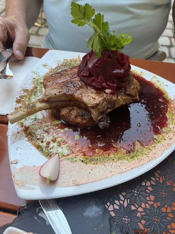 P T_Am Platzl_Tauber_review