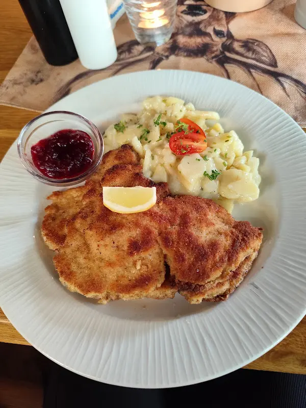 Penelopé Rudolf_Bayerischer Hof_Tauber_review