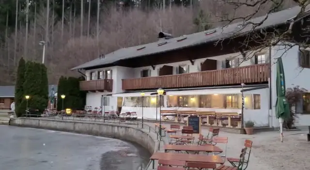 Waldhaus Deininger Weiher_Straßlach-Dingharting_slider_image_2