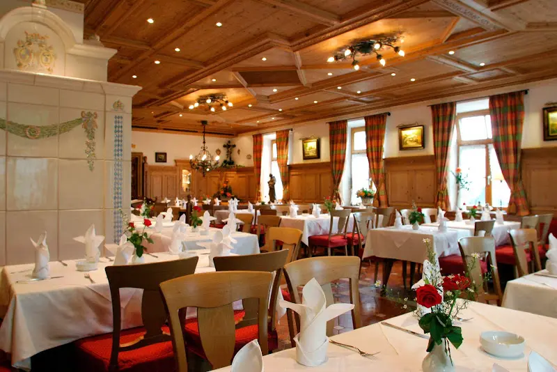 Roiderer Biergarten restaurant in Straßlach-Dingharting