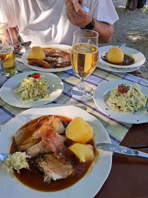 Nahyshene Molina-Mewes_Gasthaus zum Bruckenfischer_Egling_review