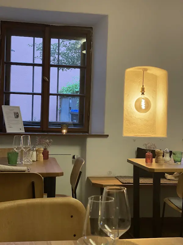 Sandra B_Brodkas FÆRBER - Weinbar Rosenheim_Rosenheim_review