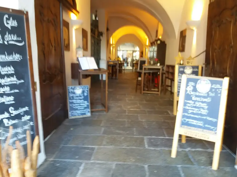 Panayotis Pontikakis_Zum Santa_Rosenheim_review