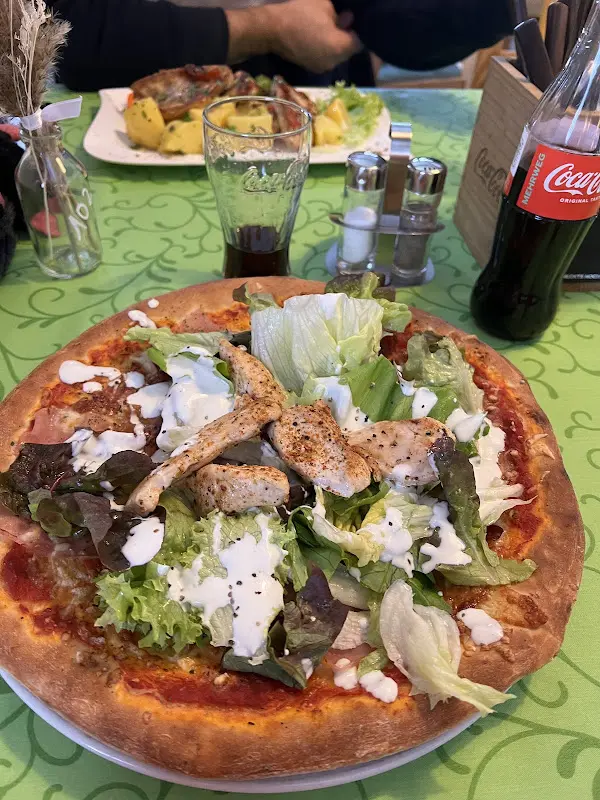 Bahar Mostafaei_Gruber Seerestaurant Pizzeria_Austria_review