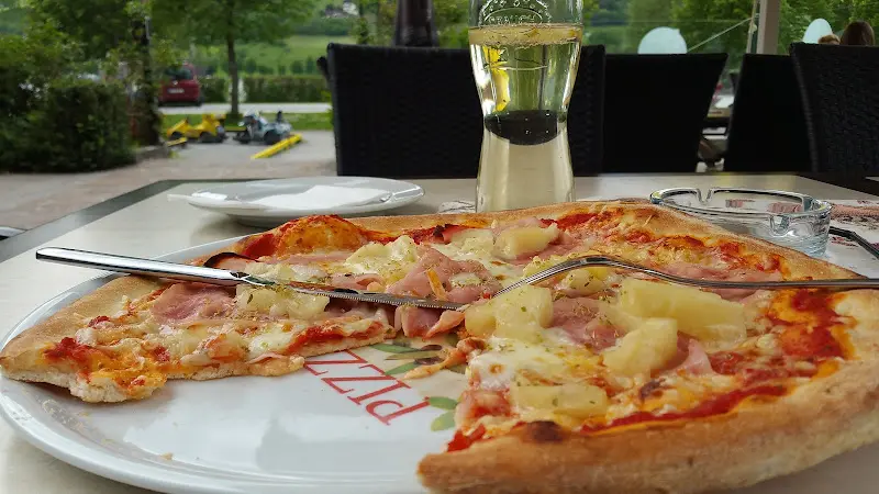 Gruber Seerestaurant Pizzeria_Austria_slider_image_2