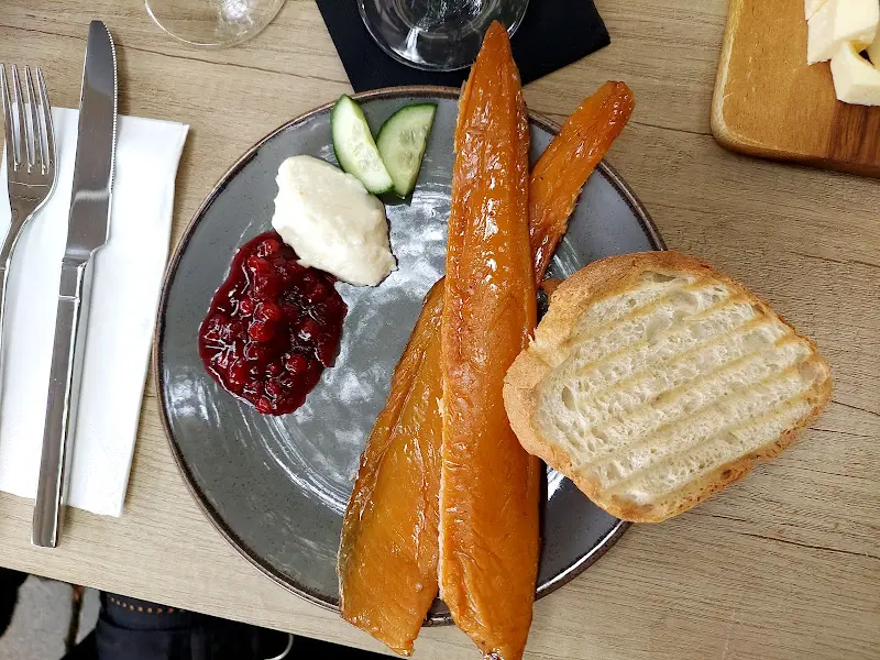 Helmut Bergup_Café - WeinBAR - Weinladen Sulzberg_Sulzberg_review