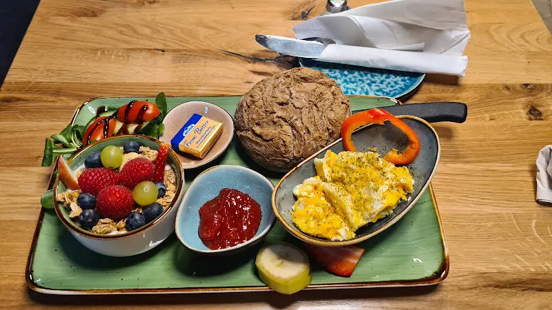 Peter Pogos_Der Kaffeeladen_Sulzbach-Rosenberg_recensione