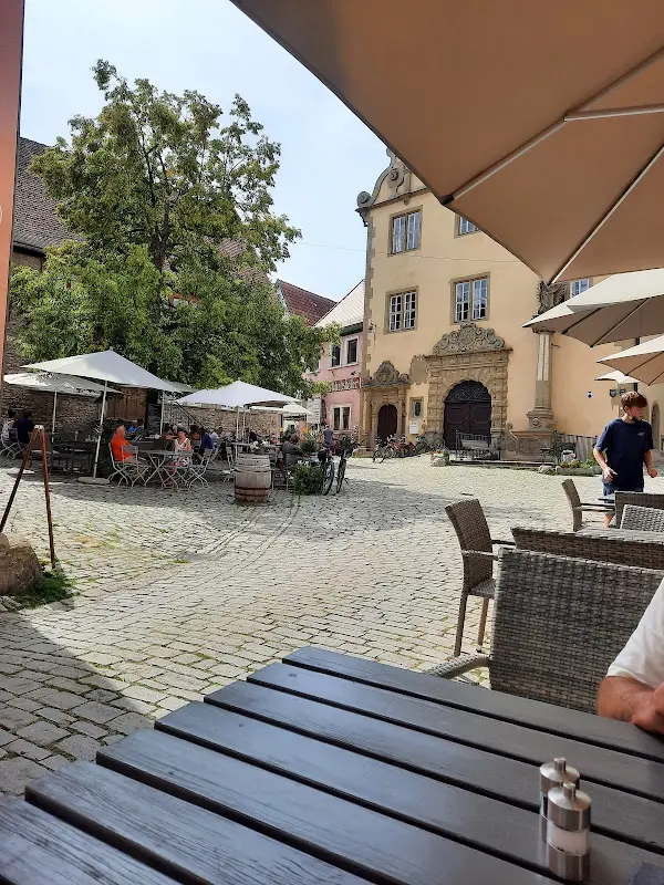 Zum Goldenen Löwen restaurant in Main