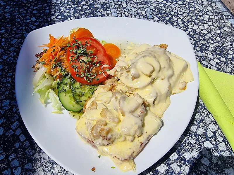 TJ “TJ”_Haus des Gastes_Sulzfeld_review