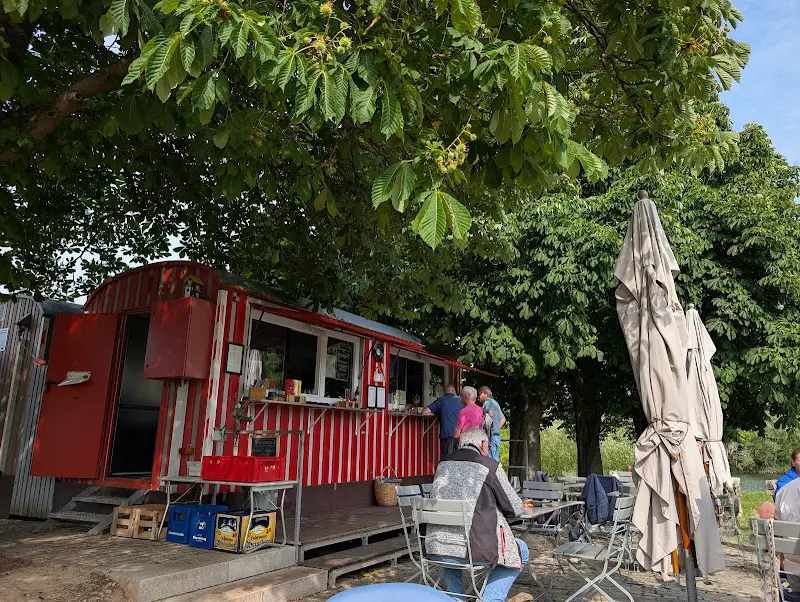 Elke Kampmeier_Mainlände Imbiss_Main_review