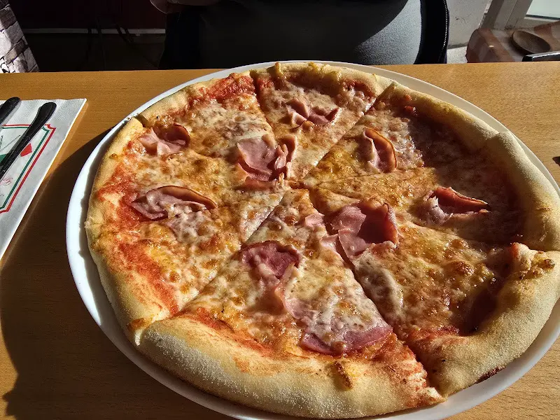 Giuseppe's Pizzarei_Sünching_slider_image_2