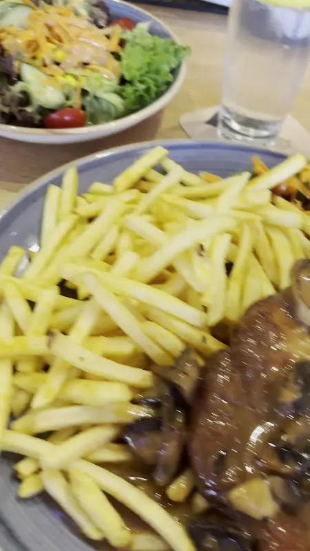 Metropolis Bar & Restaurant Walldorf_Walldorf_slider_image_2