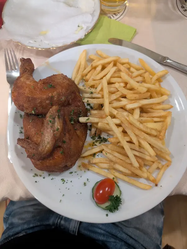 Collin Hasieber_Cafe Duck Dich_Main_recensione