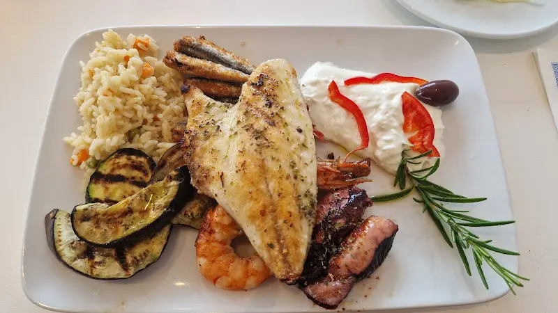 Taverna bei Dimi_(Taunus)_slider_image_1