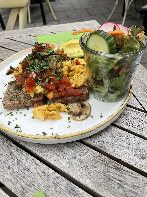 Anca Romanov_Café Brandwerk_Taufkirchen_recensione