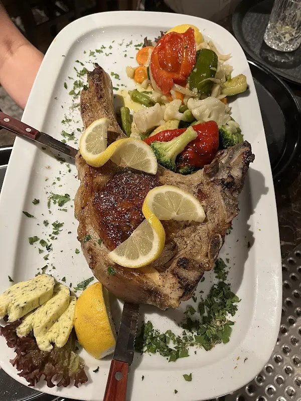 King Sakis_DER GRIECHE_Taufkirchen_review