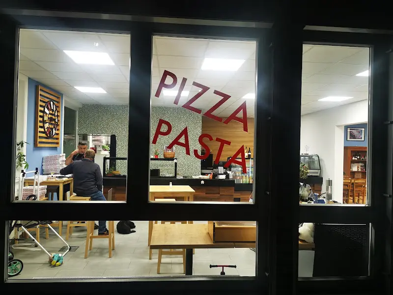 Ristorante Pizzeria LUNA Taufkirchen_Taufkirchen_slider_image_1