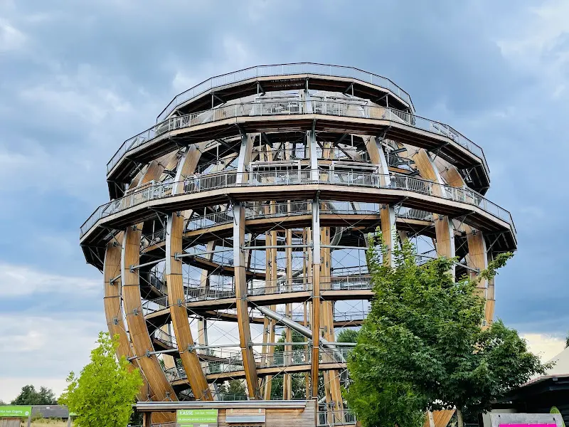 Erlebnisholzkugel restaurant in See