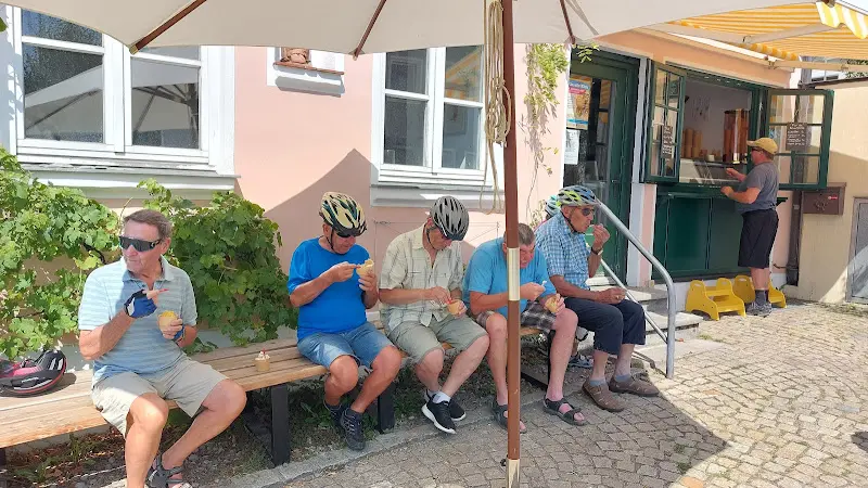 Roland Werner_Elenis Eisdiele_Thierhaupten_avis