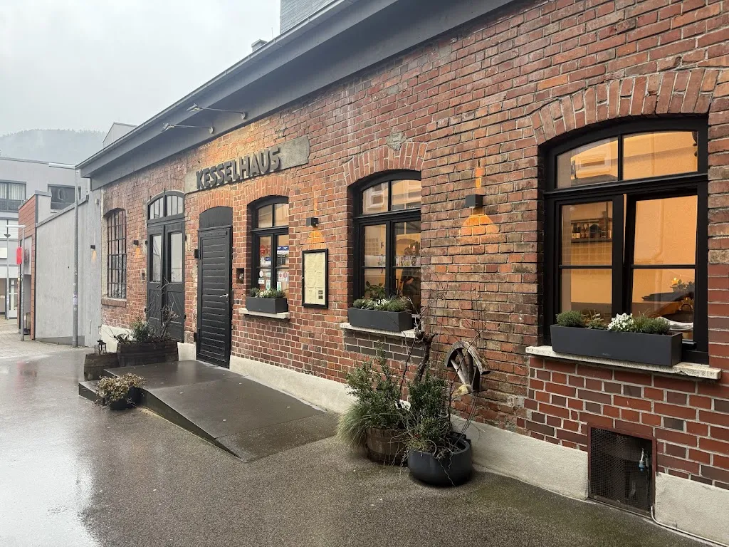 R. L._Kesselhaus_Urach_review