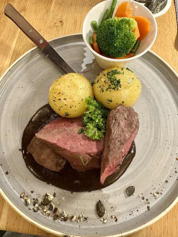 Hotel & Restaurant Schlemmerhütte_Lech_slider_image_3