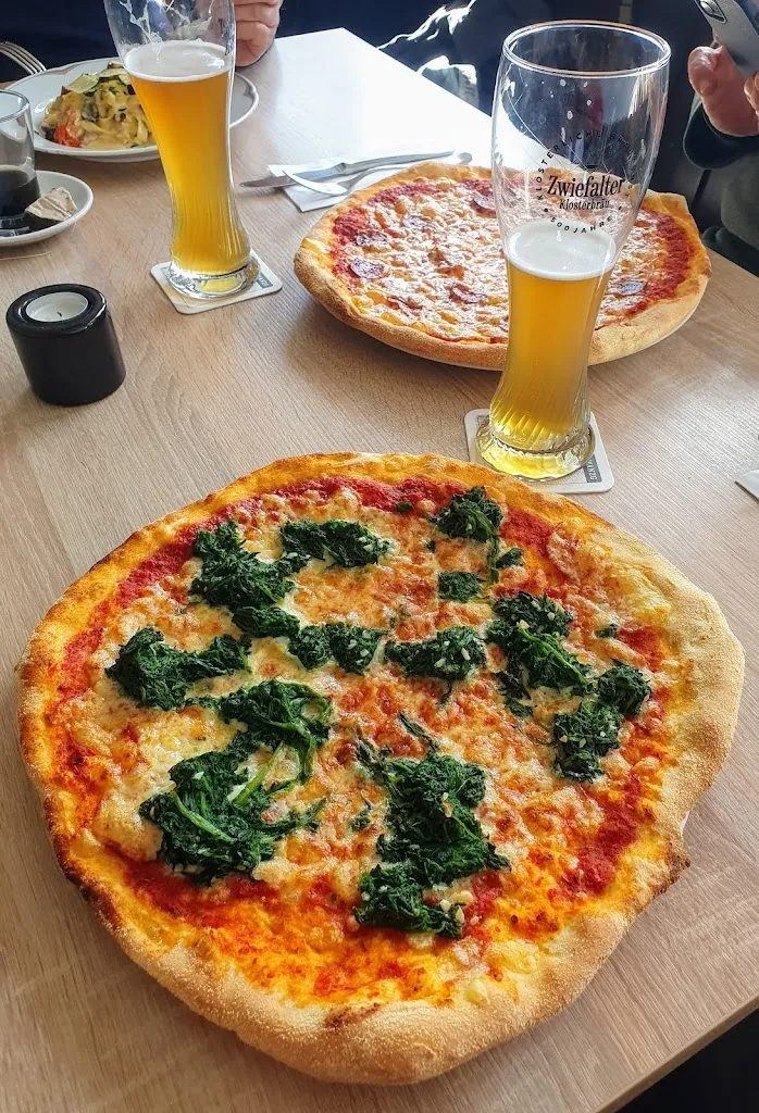 Ristorante Pizzeria Schützenhaus_Urach_slider_image_2