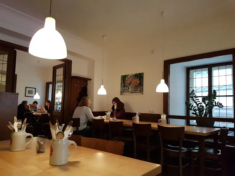 Waan Chomchuen_Goldenes Schiff Wirtshaus & Pension_Passau_review