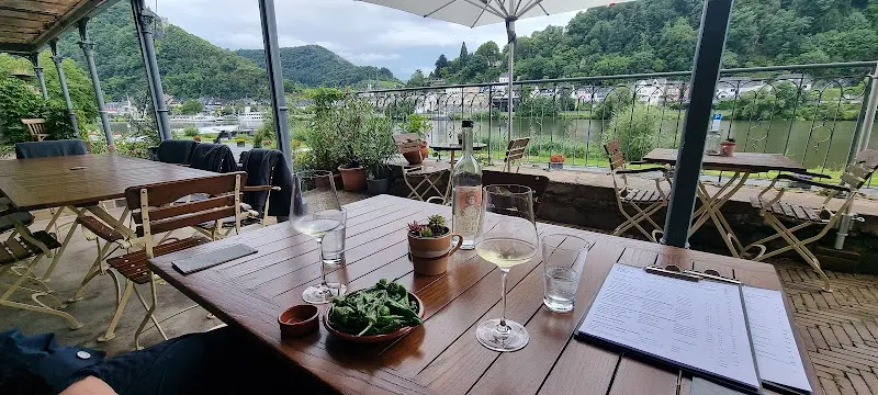 Die Mosel Vinothek & Winebar_Traben-Trarbach_slider_image_3