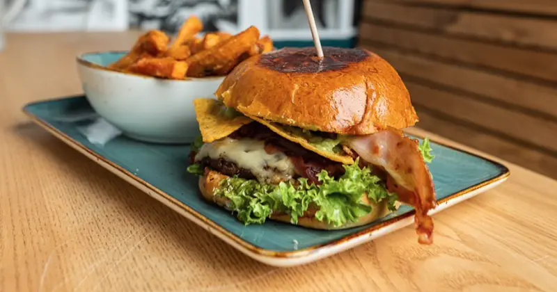 Franz Robert Schlawinerbar_Traunreut_slider_image_3