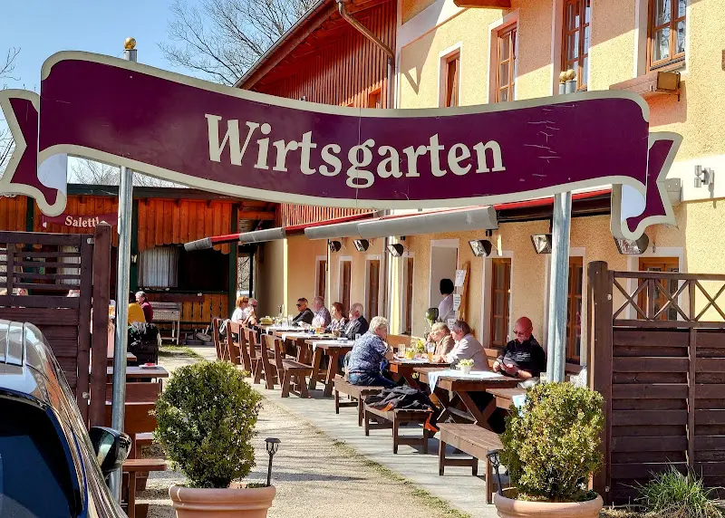 Der Dorfwirt restaurant in Traunreut