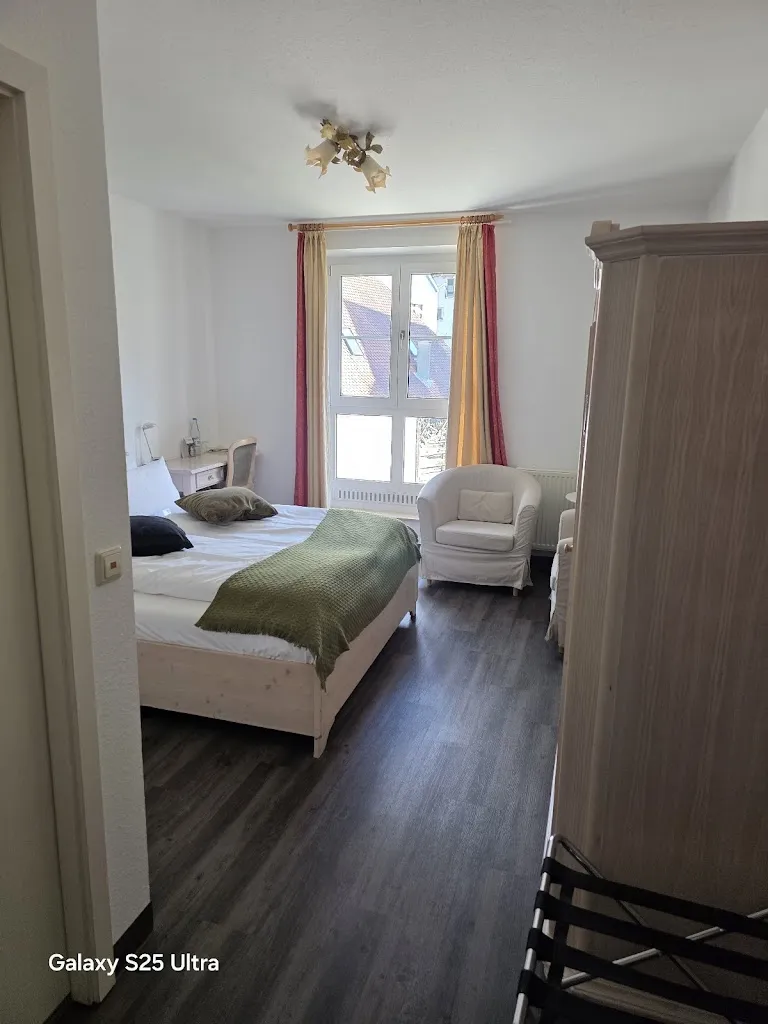 Norbert Petró_Flair Hotel Vier Jahreszeiten mit Karls Esszimmer_Urach_review