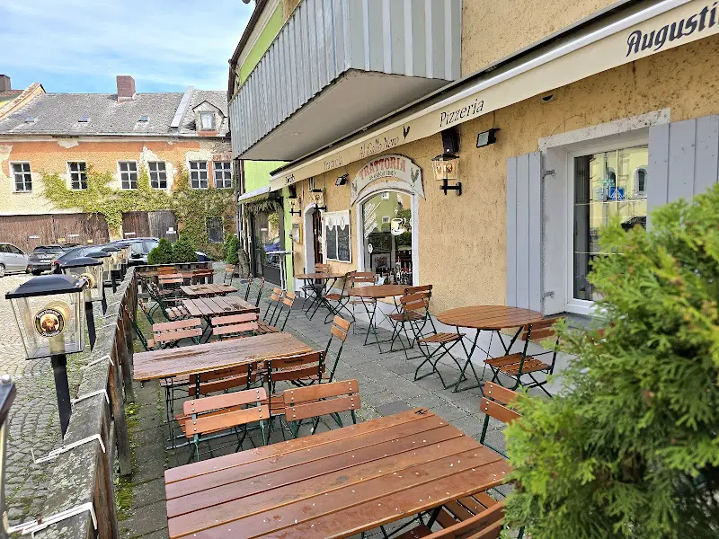 Pizzeria Trattoria al Gallo Nero restaurant in Cham