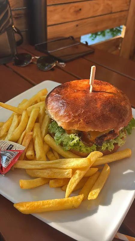 samira abou kharroub_Damsino_Trostberg_review