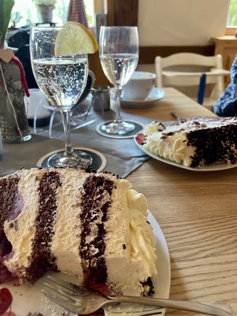 Gerd Müller_Angis Bergcafé - Angela Lehmann_Wildbad_review