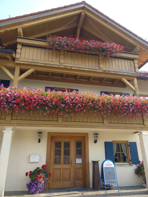 Helen Hboos_Gasthaus Alpenrose_Unterthingau_review