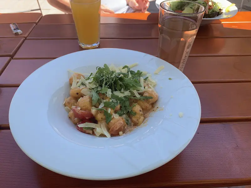 Lise J._Scheck In | Restaurant & Sportsbar Unterföhring_München_review